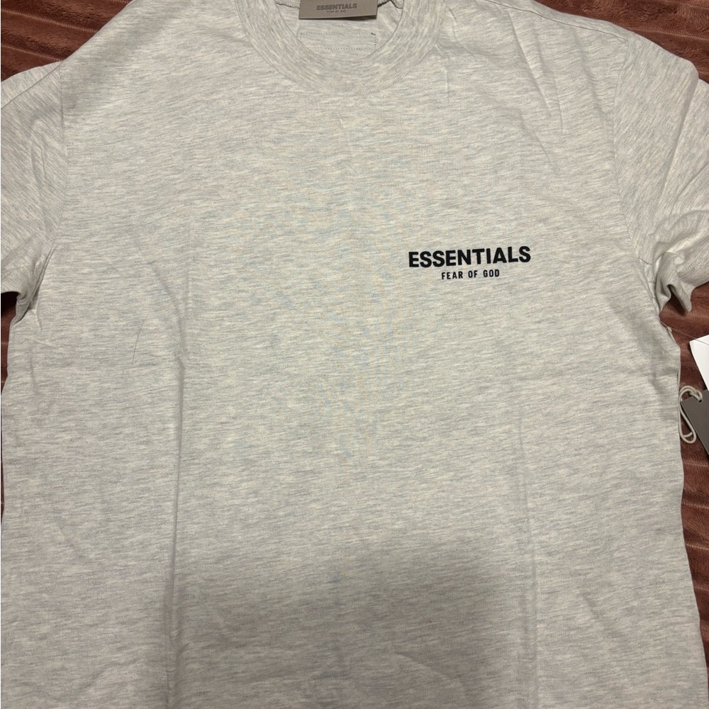 Essentials t-shirt - Picture 2 of 2